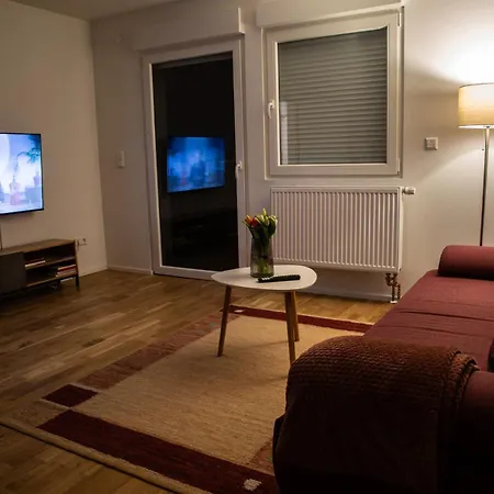 Erholung An Den Wasserfaellen - In - Stilvolles Mit Terrasse, Parkplatz & Ruhiger Lage *